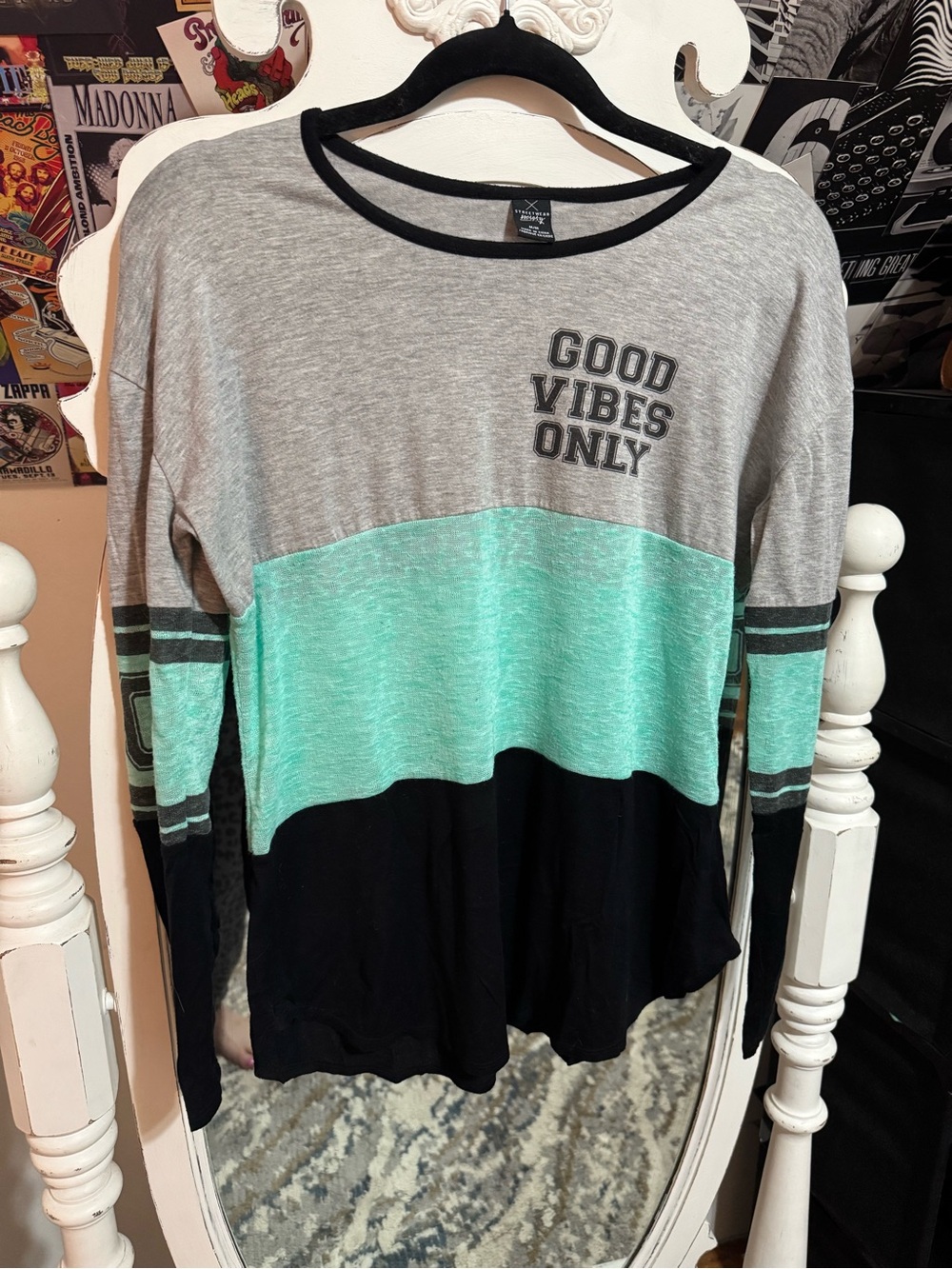 Streetwear Society Gray & Black Graphic Colorblock Long Sleeve